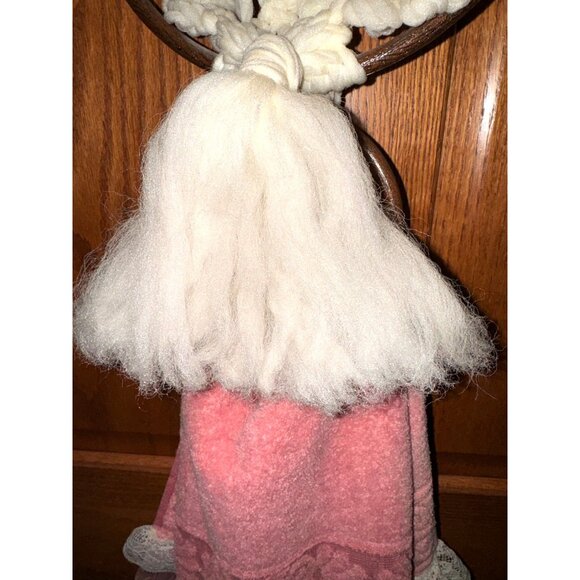 Vintage Macrame Owl Towel Holder With Pink Towel & Lace Trim - Picture 6 of 13
